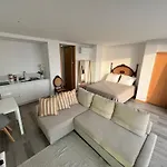 Sunset Apartment *