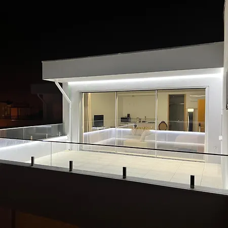 Sunset Apartment *